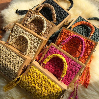Bolsa de Paja con Marco de Madera