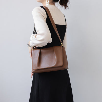 Bolso Bandolera de Cuero Acolchado Nube con Pliegues Versátil