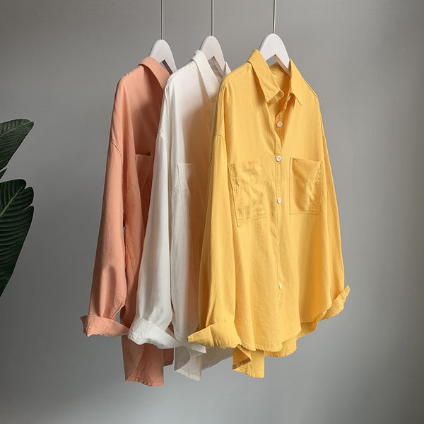 Camisa Suelta de Dos Bolsillos en Color Sólido