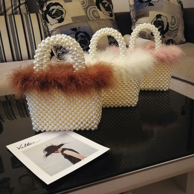 Bolso Artesanal de Lana Tejida a Mano con Perlas - Image 3