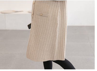 Cardigan Tipo Suéter Estilo Occidental Reductor de Edad con Cuello Solapa y Falda Tejida Elástica Midi - Image 7