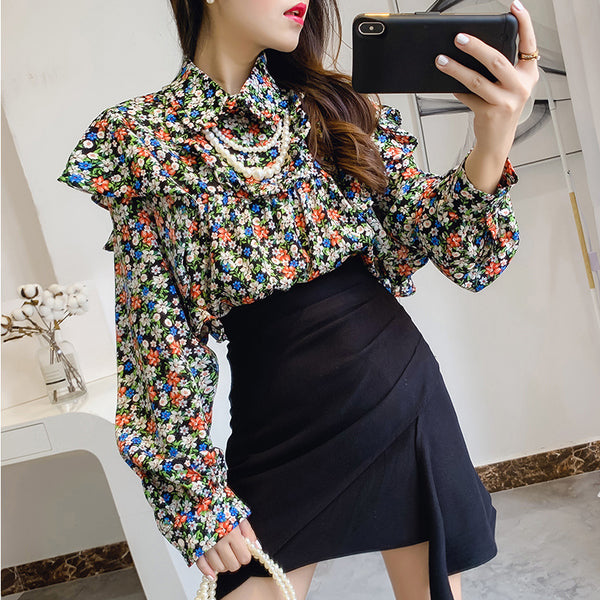 Blusa Floral de Chifón con Cuello de Muñeca y Volantes Encadenados