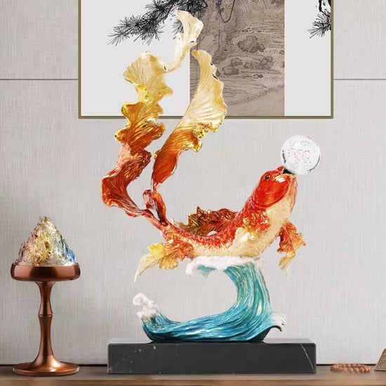 Ornamento Koi Saltando la Puerta del Dragón - Estilo Chino Contemporáneo