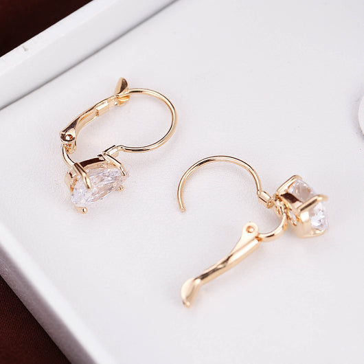 Aretes de Moda Minimalistas en Metal - Diseño Femenino y Versátil - Image 4