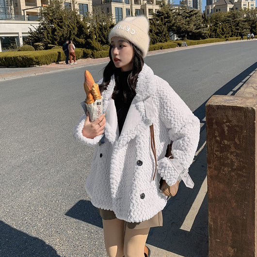 Abrigo de Invierno para Mujer en Lana de Cordero Suave - Image 10