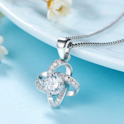 Dije de Trébol de Cuatro Hojas en Plata - Elegancia y Buena Suerte - Image 9