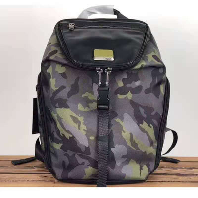 Mochila Elegante de Nylon y Cuero - Diseño Minimalista - Image 9