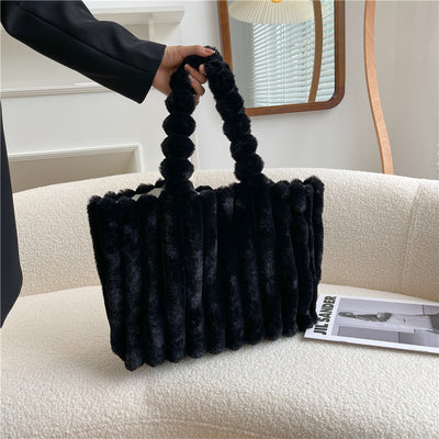 Bolso de Hombro Amplio con Capacidad Grande y Diseño Moderno en Peluche - Image 7