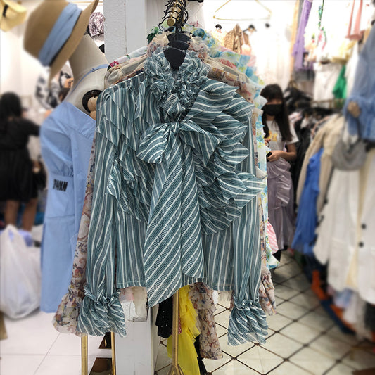 Blusa Elegante de Manga Larga con Volantes y Detalles Fluidos - Image 2