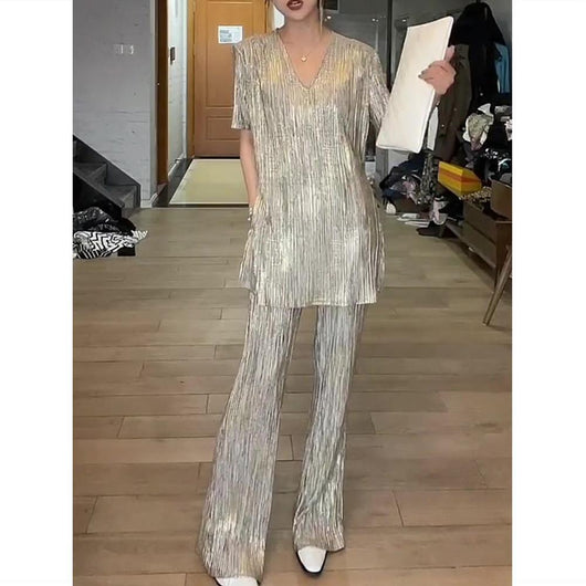 Conjunto de Dos Piezas Elegante con Efecto Bronceado y Pliegues Sofisticados