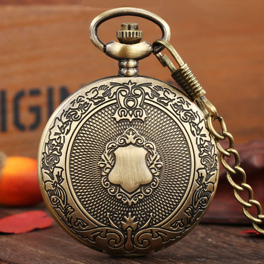Reloj de Bolsillo Grande Estilo Vintage con Patrón de Escudo Dorado y Movimiento Cuarzo - Image 8