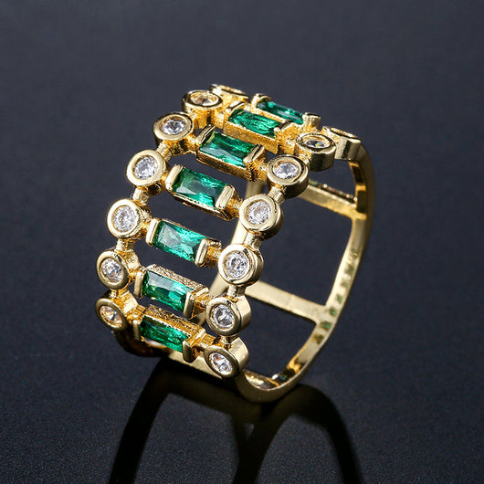 Anillo Hueco Dorado con Esmeralda - Montura Ajustable - Image 3