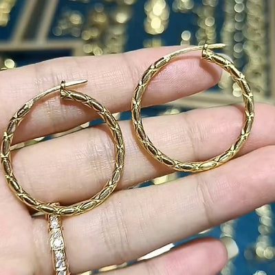 Aretes Clásicos de Rombo Versátiles - Image 9