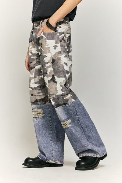 Jeans con Costuras Rotas y Estampado Digital - Image 10