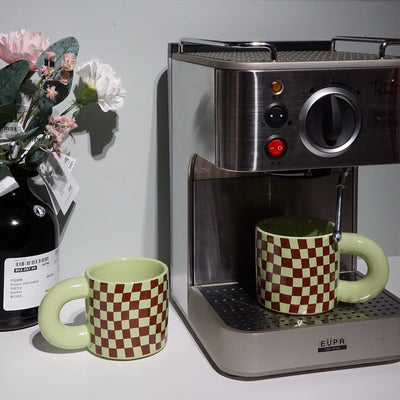 Taza de Cerámica Retro Cuadros Leche Fufu - Regalo Perfecto - Image 5