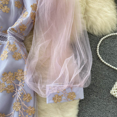Vestido Elegante con Mangas Linterna de Malla y Bordado Calado - Image 2