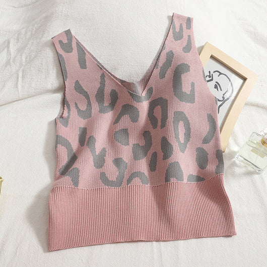 Conjunto Tres Piezas Estampado Leopardo con Chaleco y Cardigan con Capucha - Image 31