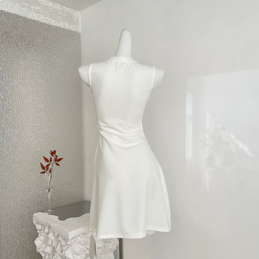 Vestido Falda Blanco con Diseño Calado y Escote Abierto - Image 6