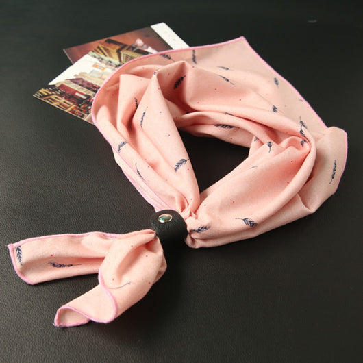 Pañuelo Cuadrado Británico para Mujer - Diseño de Moda Clásico - Image 4