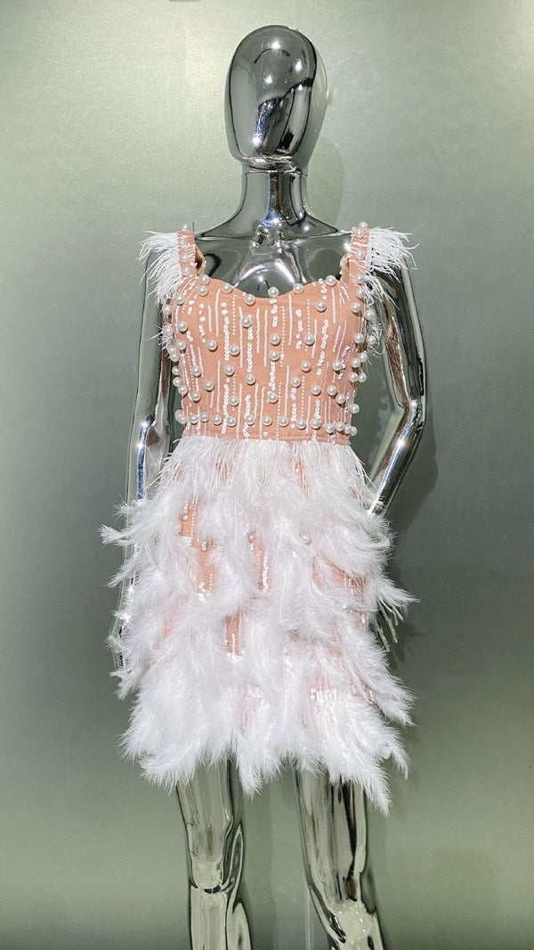 Vestido Corto Ajustado con Cuentas de Industria Pesada y Escote en V - Image 6