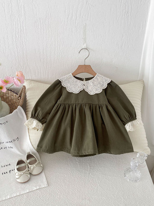 Vestido Princesa Niña con Cuello de Encaje y Solapas - Image 21