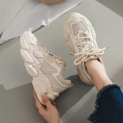 Zapatillas Deportivas Blancas Versátiles de Alto Rendimiento - Image 9