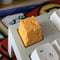 Llavero Decorativo de Resina con Diseño de Queso Adorable