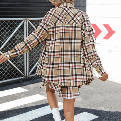Conjunto Dos Piezas: Falda Cuadros con Camisa Polo Casual - Image 3
