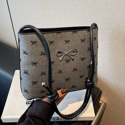 Bolsa Crossbody de Lona con Lunares y Moño Fashion - Image 4
