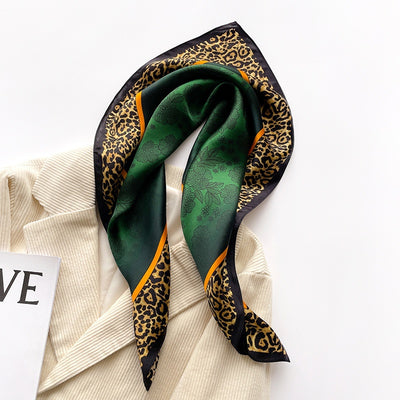 Pañuelo de Seda Estampado Floral Literario para Otoño e Invierno - Image 20