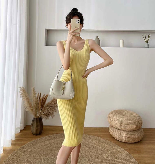 Vestido Dos Piezas con Falda de Tirantes y Suéter Diosa Rejuvenecedor
