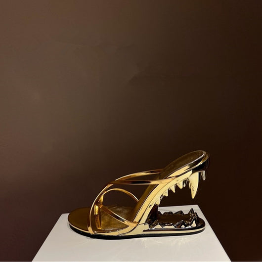 Sandalias de Tacón Alto con Detalles Metálicos Afilados - Image 15