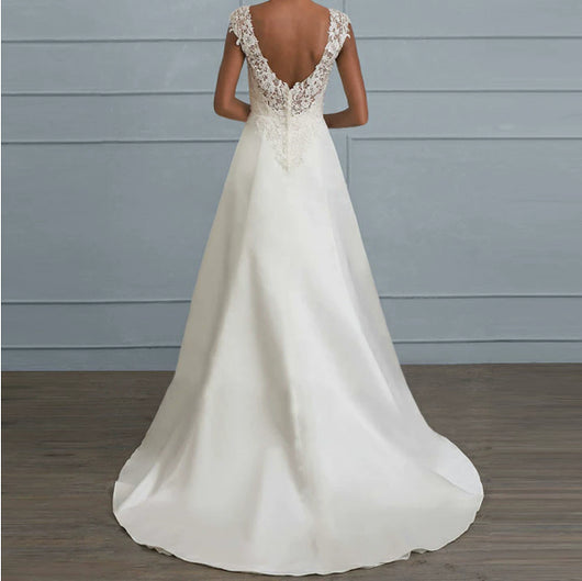 Vestido de Novia Sirena Asimétrico con Encaje y Cola Trailing - Image 7