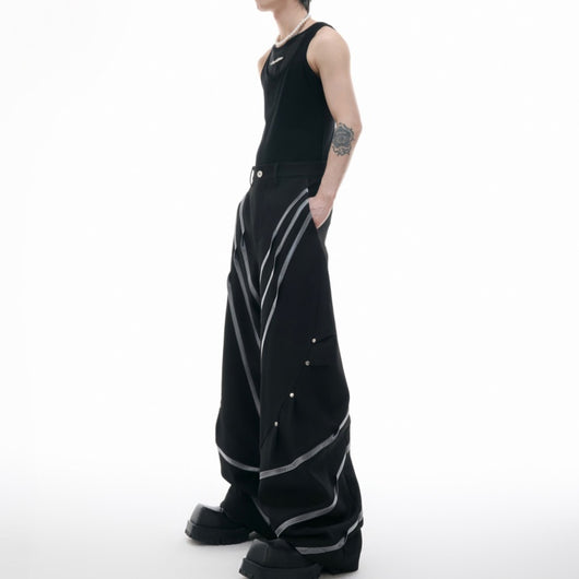 Pantalón Plisado con Detalles Metálicos y Remaches - Image 16