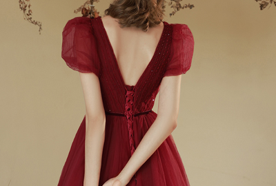 Blusa Rojo Vino con Mangas Abullonadas - Diseño Minimalista - Image 12