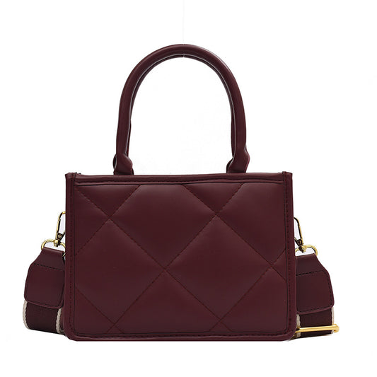 Bolso Cuadrado Pequeño con Correa Ancha y Detalles de Costura Automotriz - Image 2