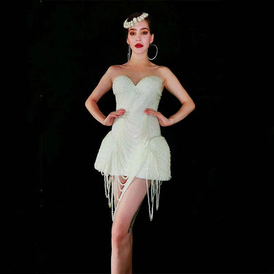 Conjunto Elegante Top Tubo Blanco con Perlas y Falda Ajustada