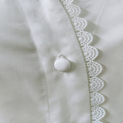 Blusa Blanca de Encaje con Cuello V, Fibra de Rosa y Aroma Floral - Diseño Premium - Image 13
