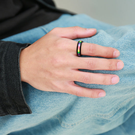 Anillo de Acero Titanio Negro con Seis Colores Pride