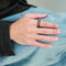 Anillo de Acero Titanio Negro con Seis Colores Pride