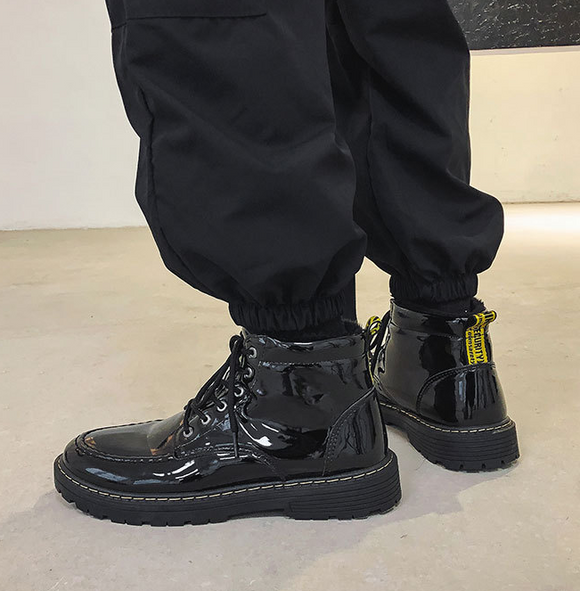 Botas Altas Brillantes de Moda Invernal con Detalles Tipo Militar