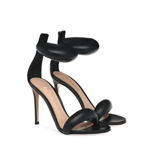 Sandalias de Tacón Stiletto Dorado con Tira Única - Image 2