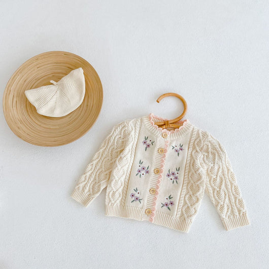 Abrigo de Niña con Bordado Floral Delicado - Image 10
