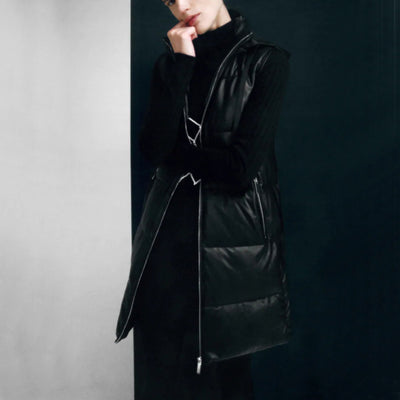 Chaleco Acolchado Negro con Capucha - Diseño Moderno en Cuero Sintético - Image 11