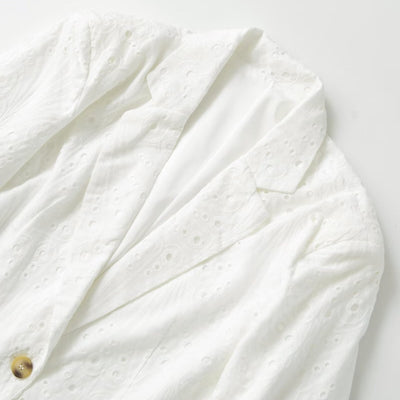 Chaqueta Casual con Detalles Calados y Botón Único - Image 2