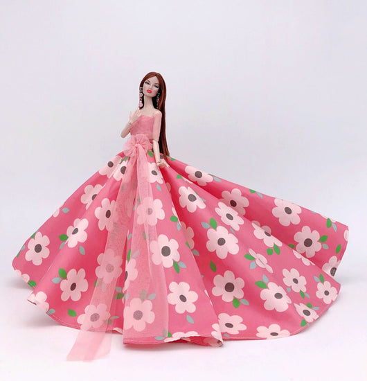 Vestido de Novia con Falda Voluminosa y Velo - Image 27