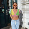 Camiseta Crop Slim Fit Cuello en V para Mujer