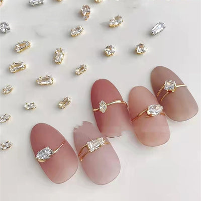 Joya para Uñas con Zirconia Gota Cuadrada