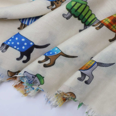 Pañoleta de Satén Estampada con Perro Salchicha - Image 23