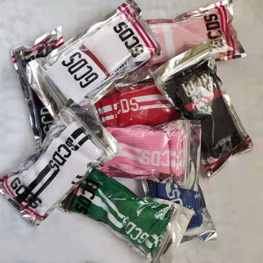 Calcetines Deportivos Altos de Algodón Puro con Letras - Image 12